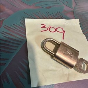 Louis Vuitton Lock and Key #309